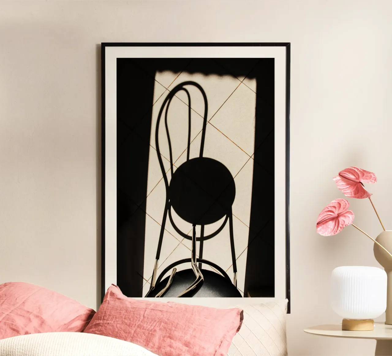 Ombre di sedie curve - Stampa fotografica minimalista di fine art poster da jay