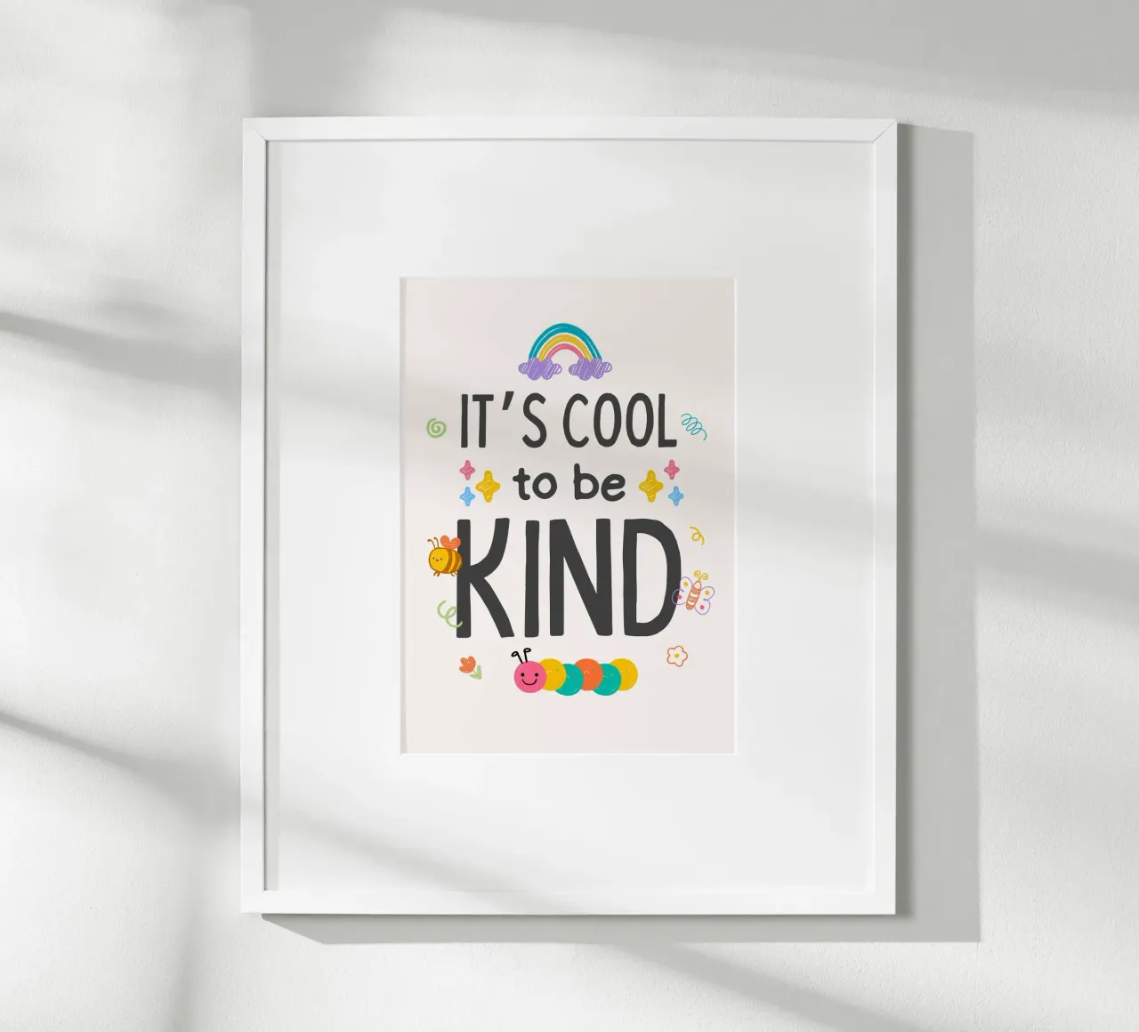 Poster sulla gentilezza "È bello essere gentili" - Arte per bambini poster con telaio in legno da vintagepod
