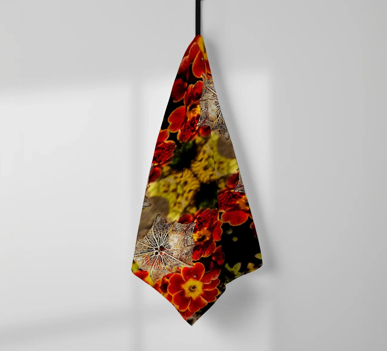 Mesmerized by your alien look – Mirroring Fine Art Print tea towel by jay