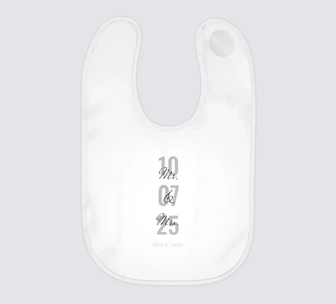Immagine di matrimonio "Mr&Mrs" personalizzata con nome e data bavaglino da Liebesbeweise