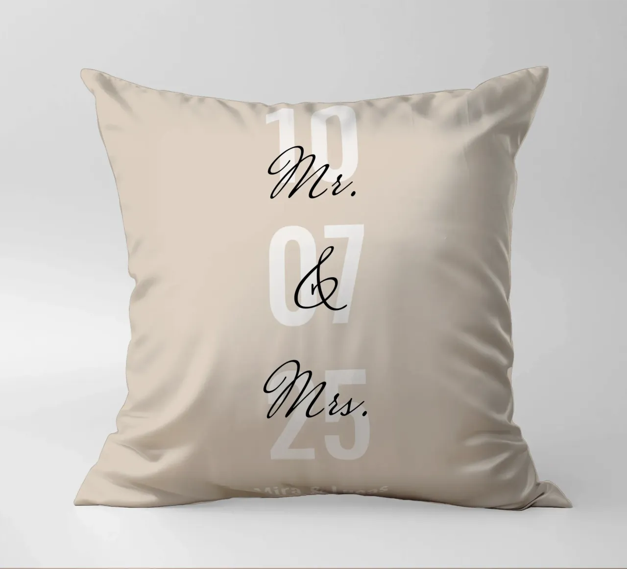 Immagine di matrimonio "Mr&Mrs" personalizzata con nome e data cuscino da Liebesbeweise