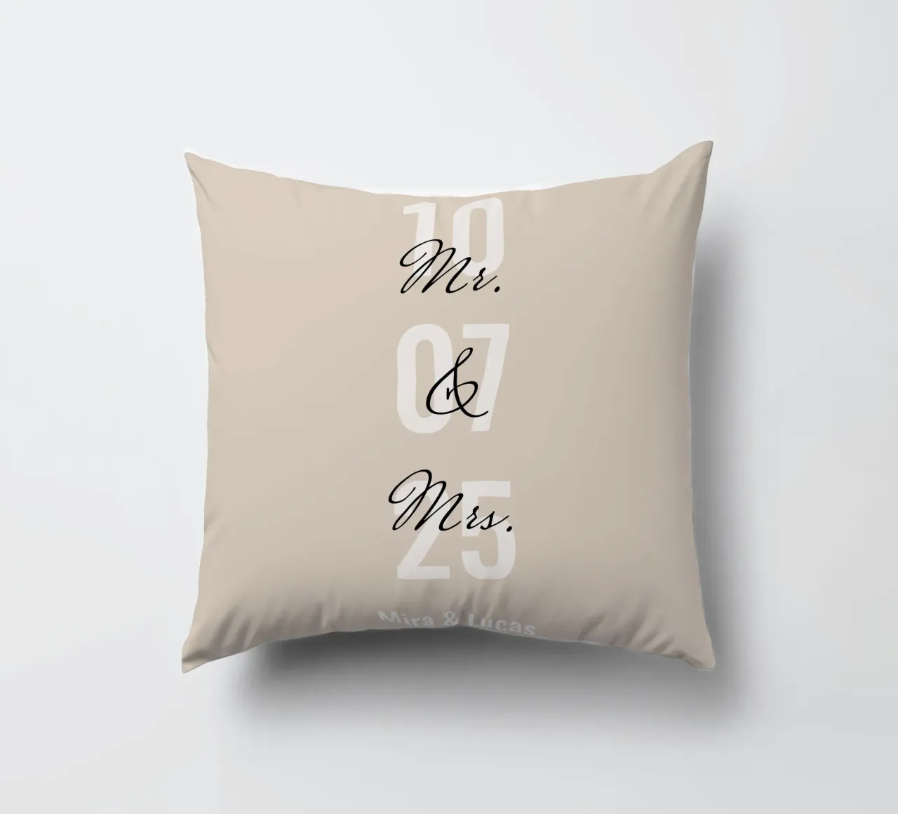 Immagine di matrimonio "Mr&Mrs" personalizzata con nome e data cuscino da Liebesbeweise