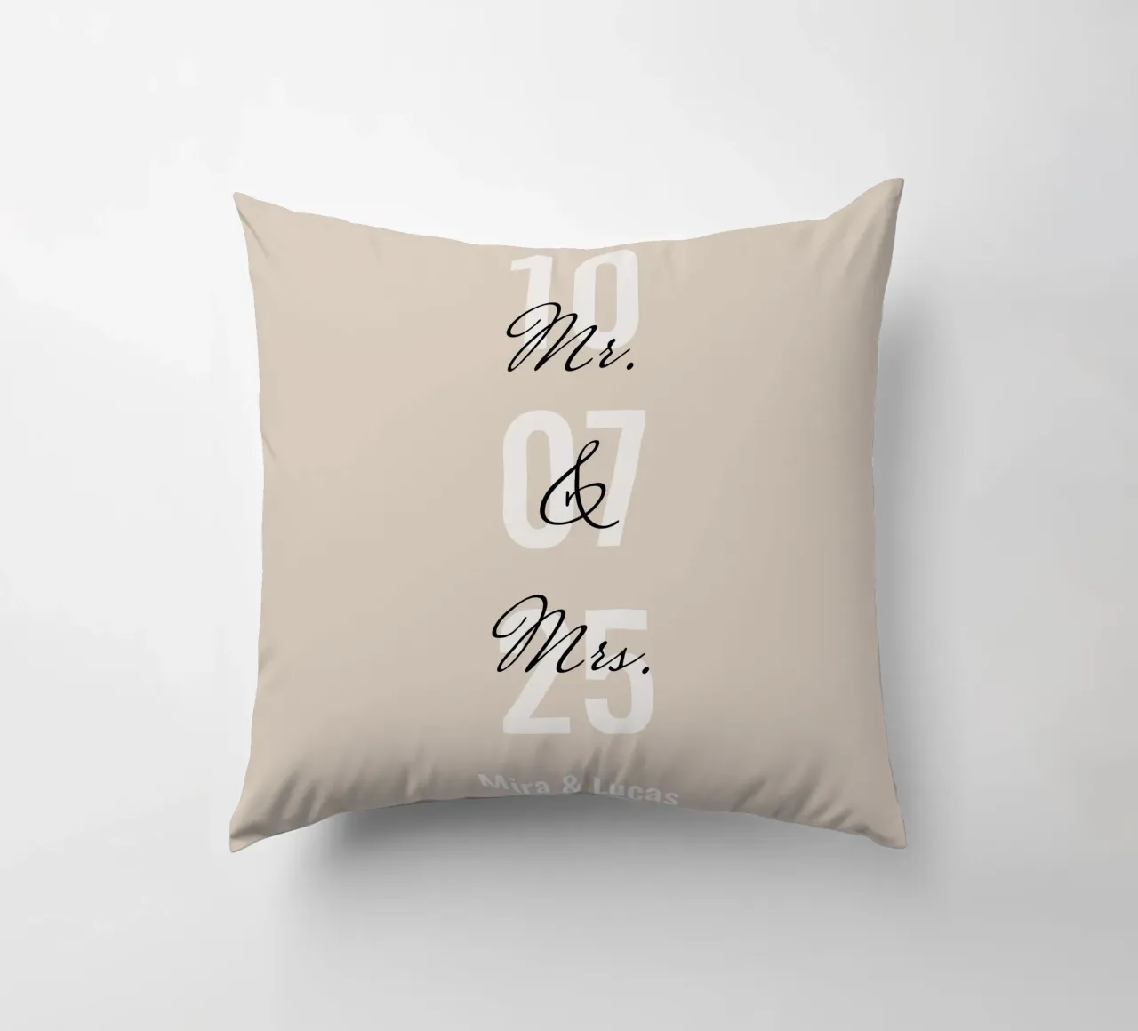 Immagine di matrimonio "Mr&Mrs" personalizzata con nome e data cuscino da Liebesbeweise