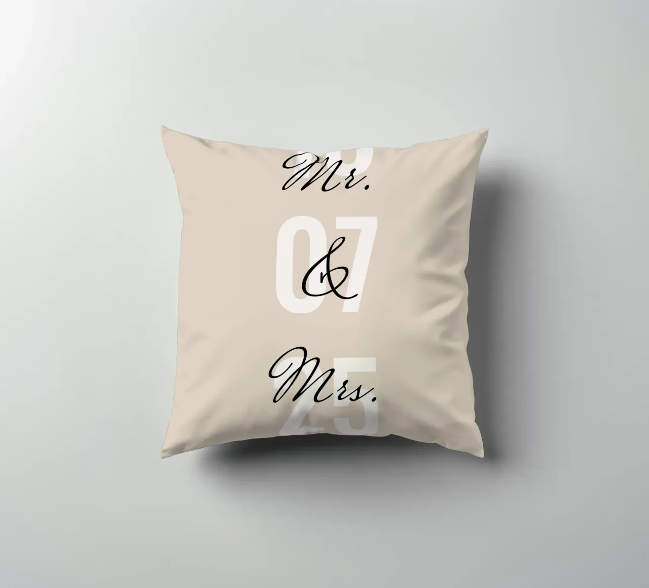 Immagine di matrimonio "Mr&Mrs" personalizzata con nome e data cuscino da Liebesbeweise