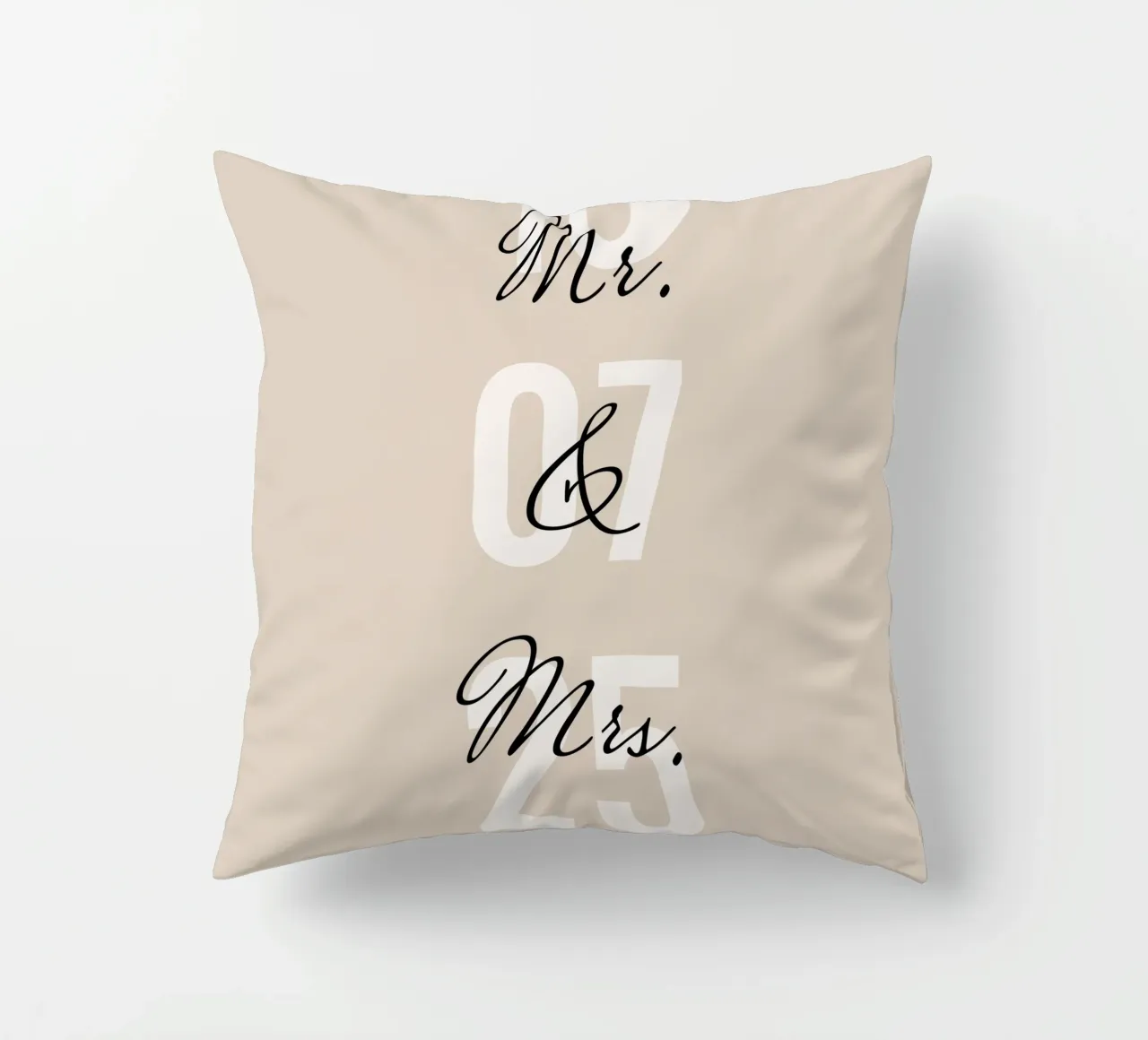 Immagine di matrimonio "Mr&Mrs" personalizzata con nome e data cuscino da Liebesbeweise