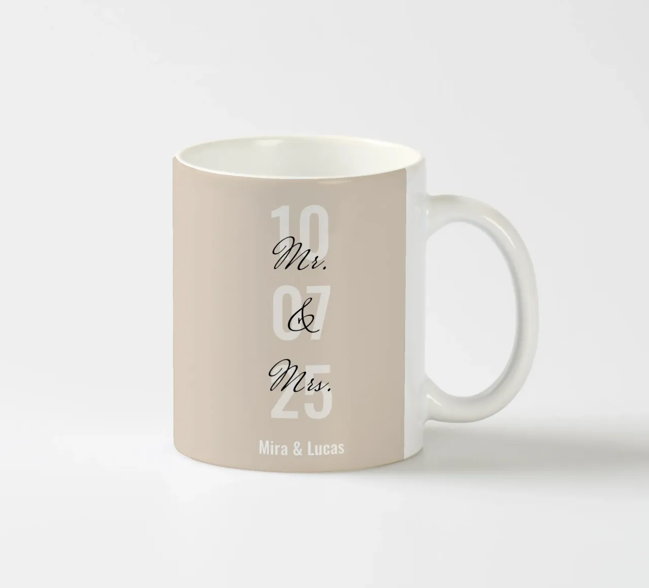 Immagine di matrimonio "Mr&Mrs" personalizzata con nome e data tazza in ceramica da Liebesbeweise