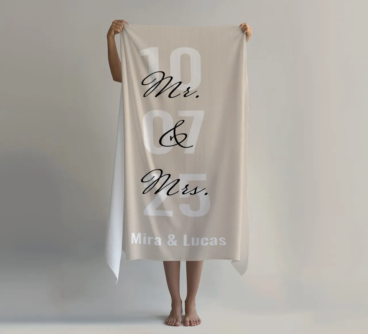 Immagine di matrimonio "Mr&Mrs" personalizzata con nome e data telo mare da Liebesbeweise