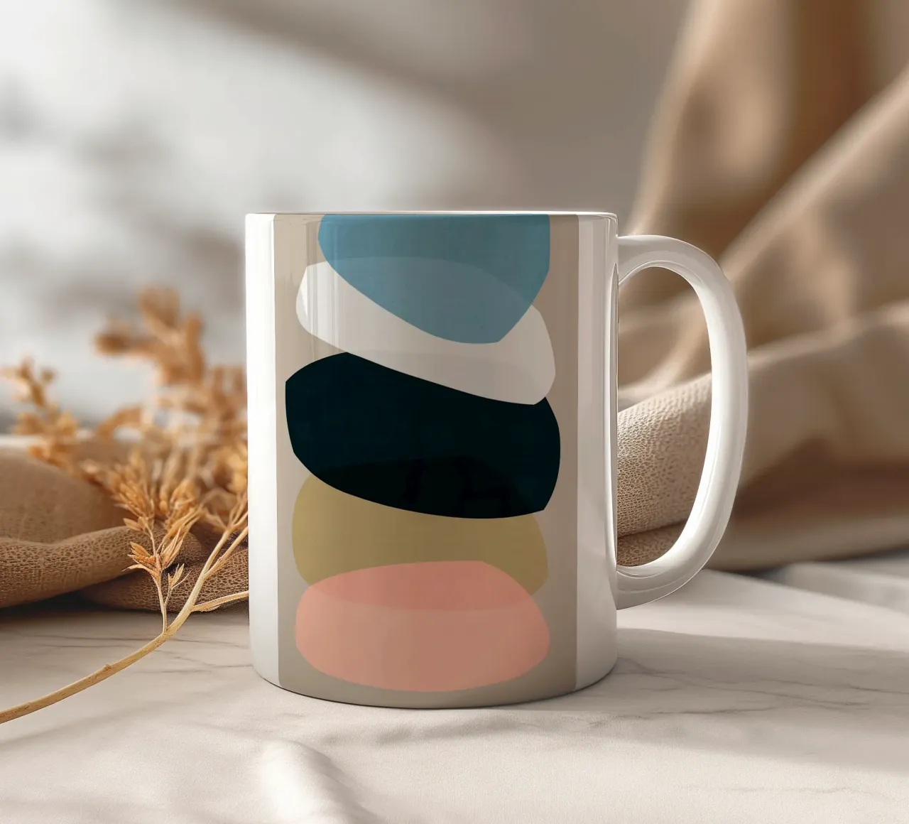 Forme astratte tazza in ceramica da Sabine Klein