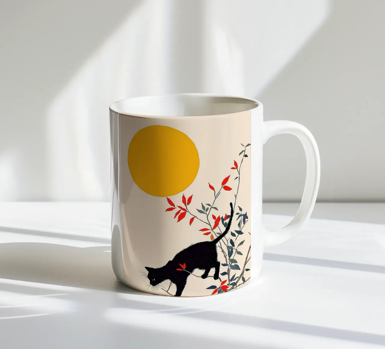 Gatto nero su un albero tazza in ceramica da Hannah Meyer