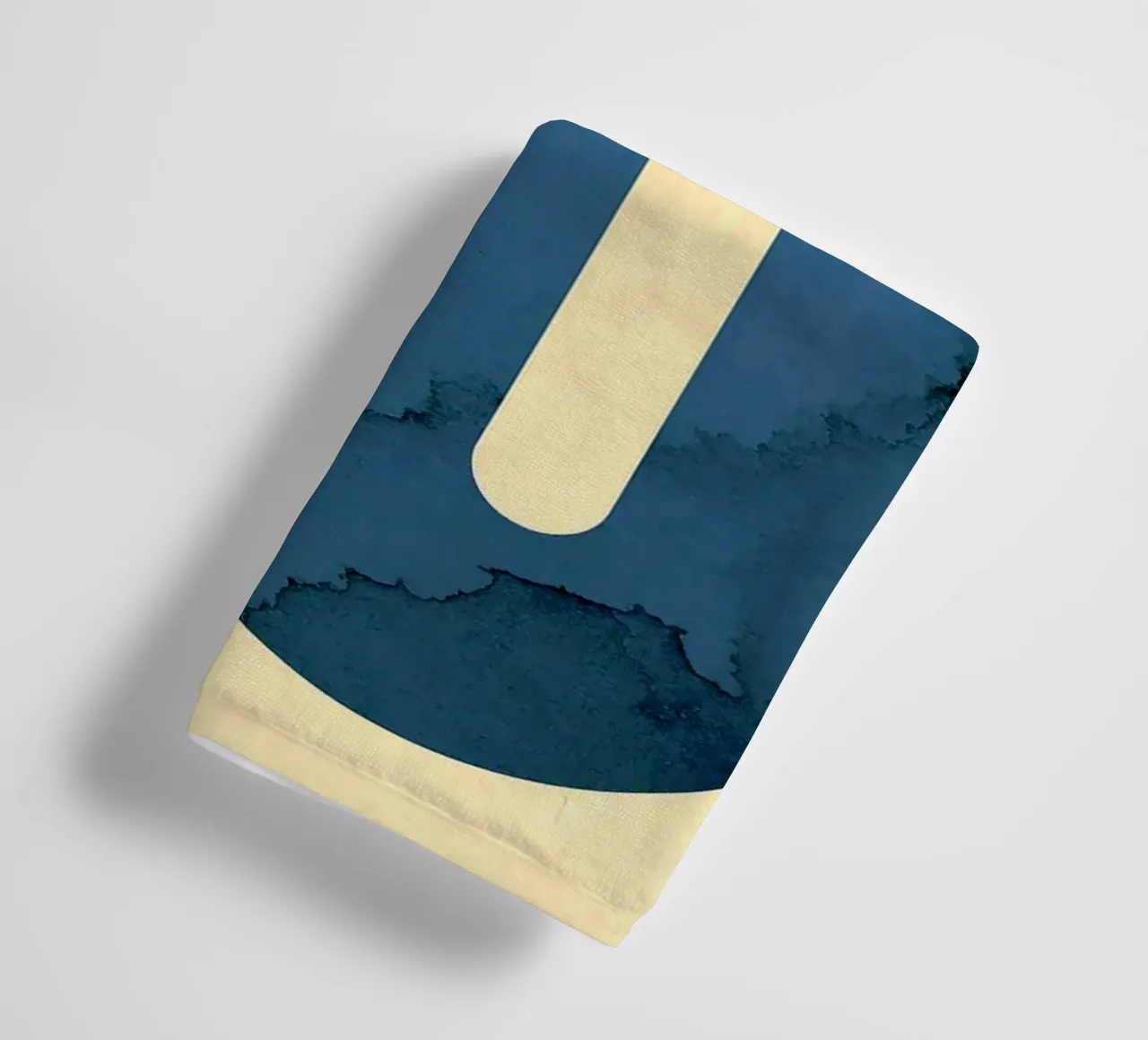 Minimal C towel by Anna Müller