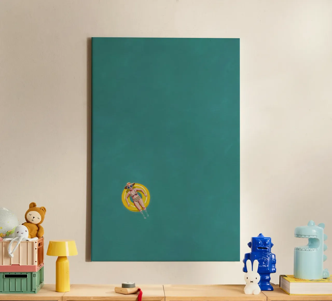 Nadador a la deriva en un donut amarillo, vista aérea lienzo con Marco flotante de Hecate Pim Designs