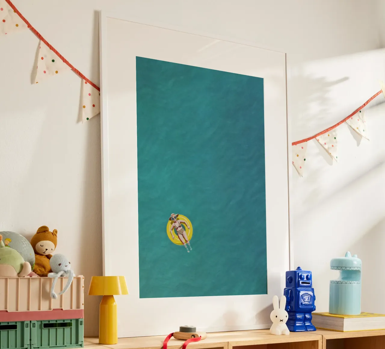 Nageur dérivant sur un beignet jaune, vue aérienne hahnemühle de Hecate Pim Designs