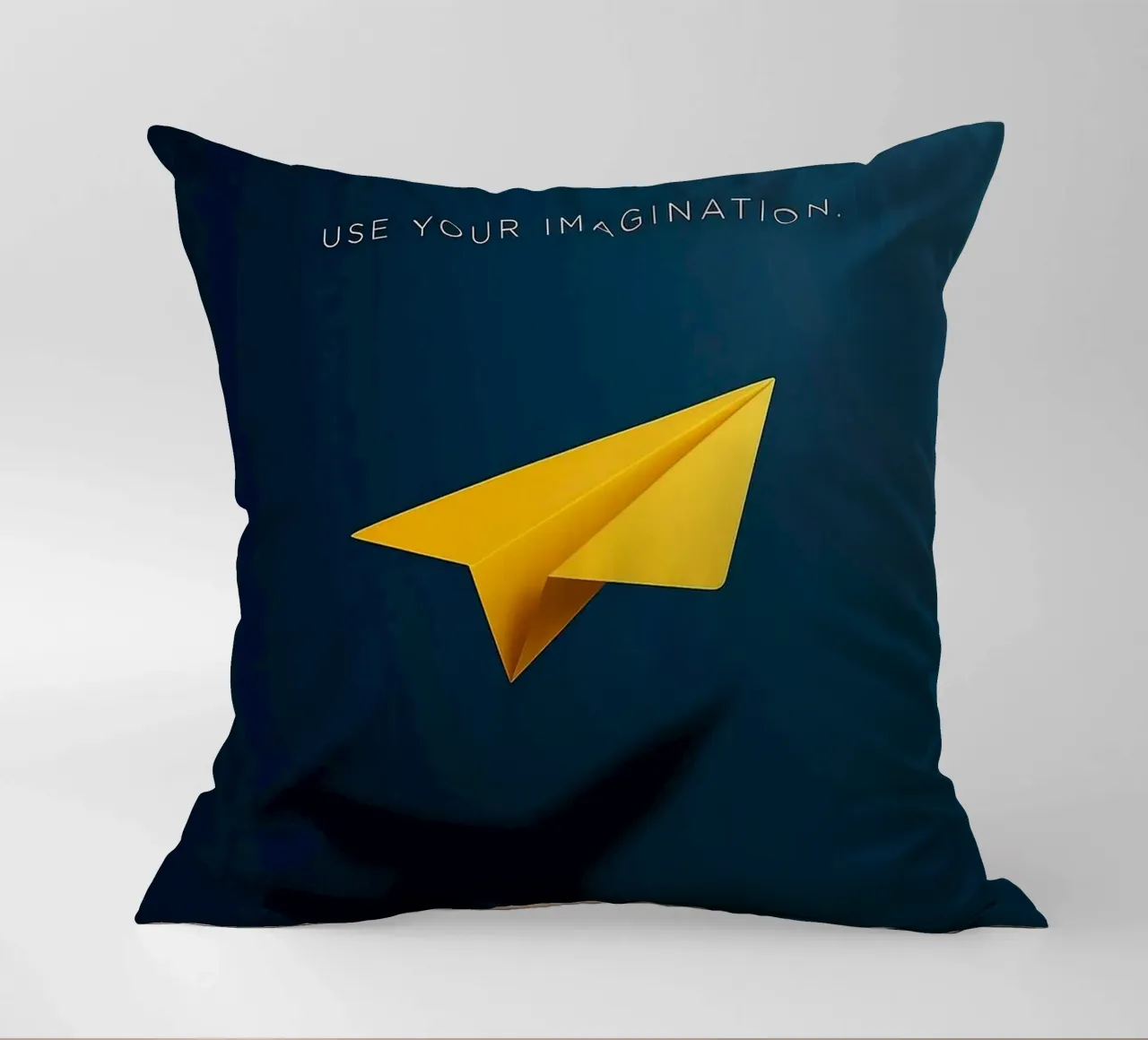paper plane shape cuscino da comura