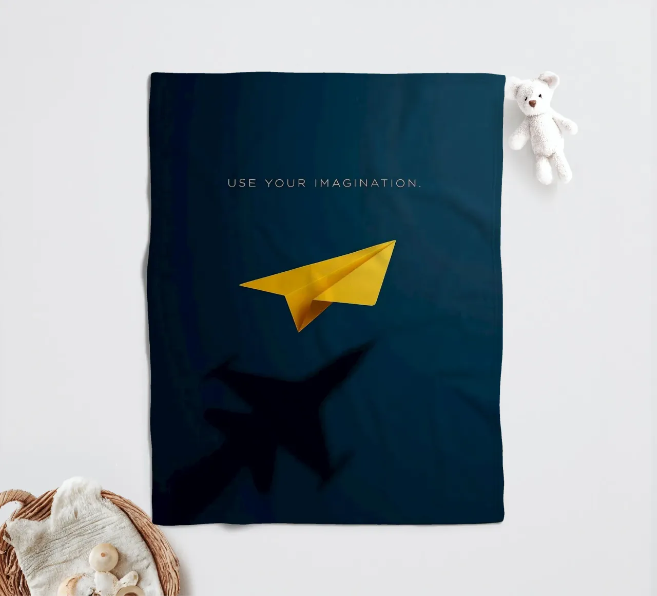 paper plane shape coperta in pile da comura