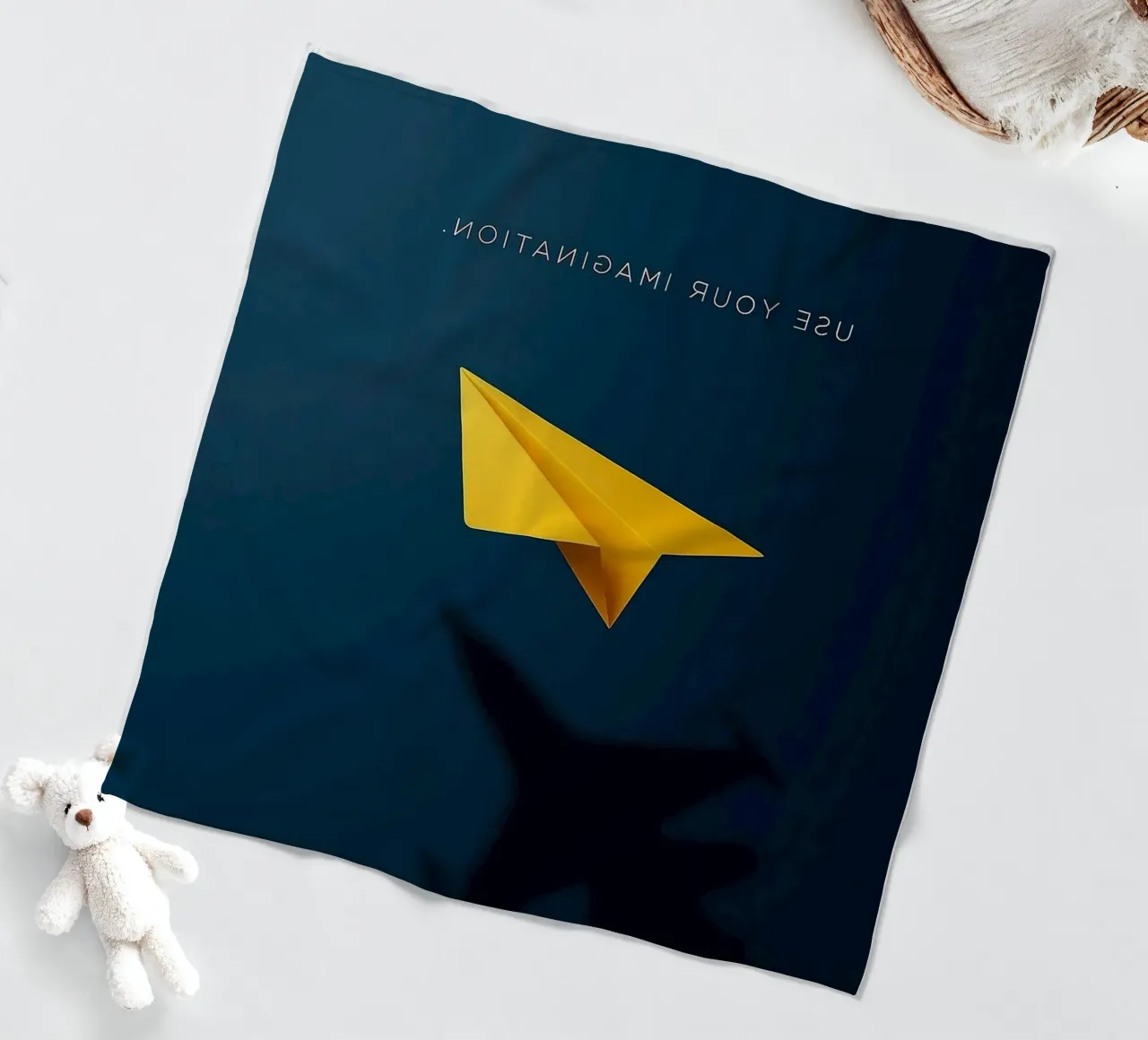 paper plane shape coperta in pile da comura