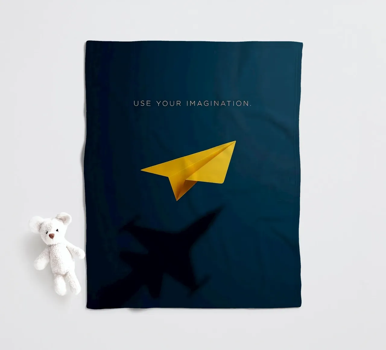 paper plane shape coperta in pile da comura