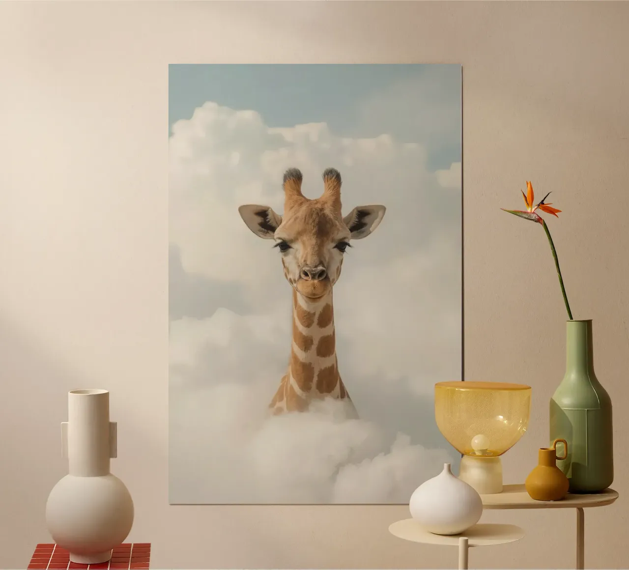 Giraffa sulle nuvole poster con telaio in plastica da DesignDoodle