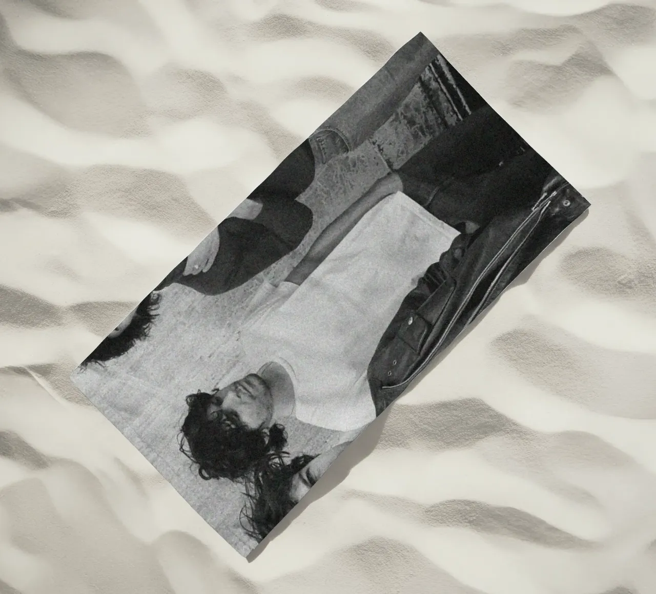 Gloed in schaduwen strandhanddoek van ktlocb