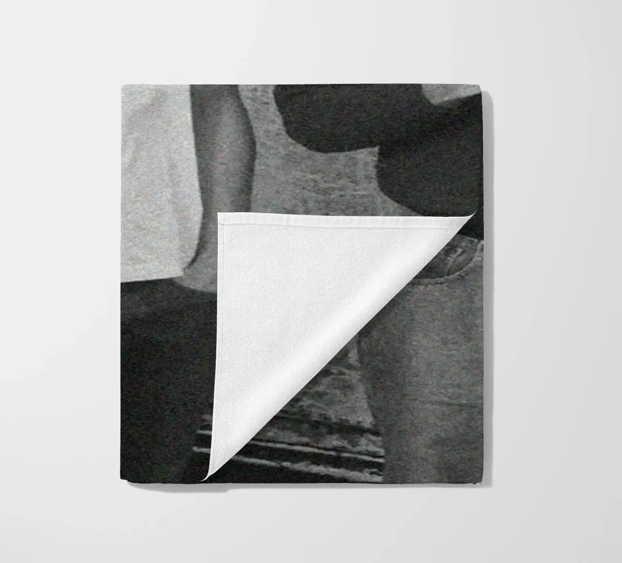 Gloed in schaduwen strandhanddoek van ktlocb