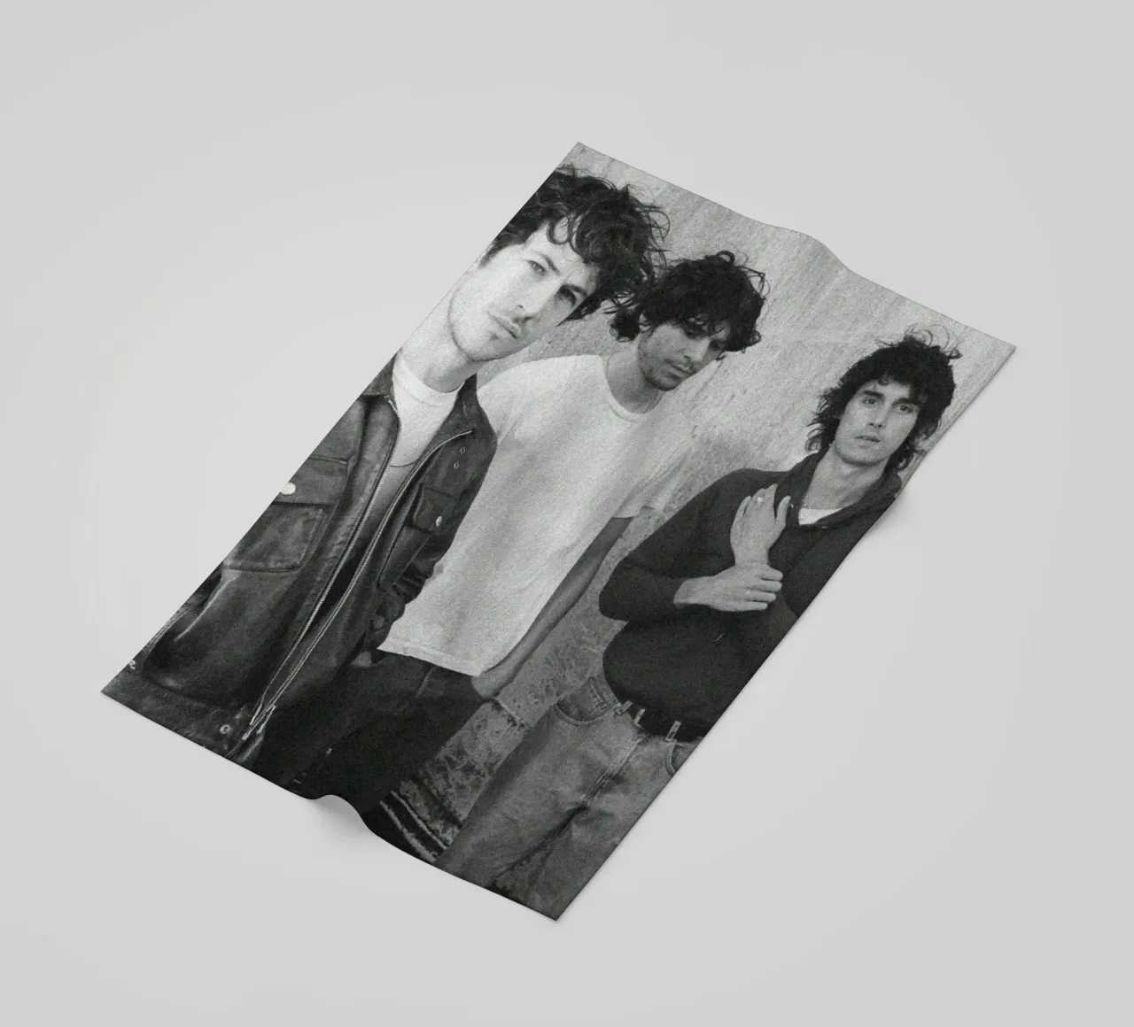 Gloed in schaduwen strandhanddoek van ktlocb