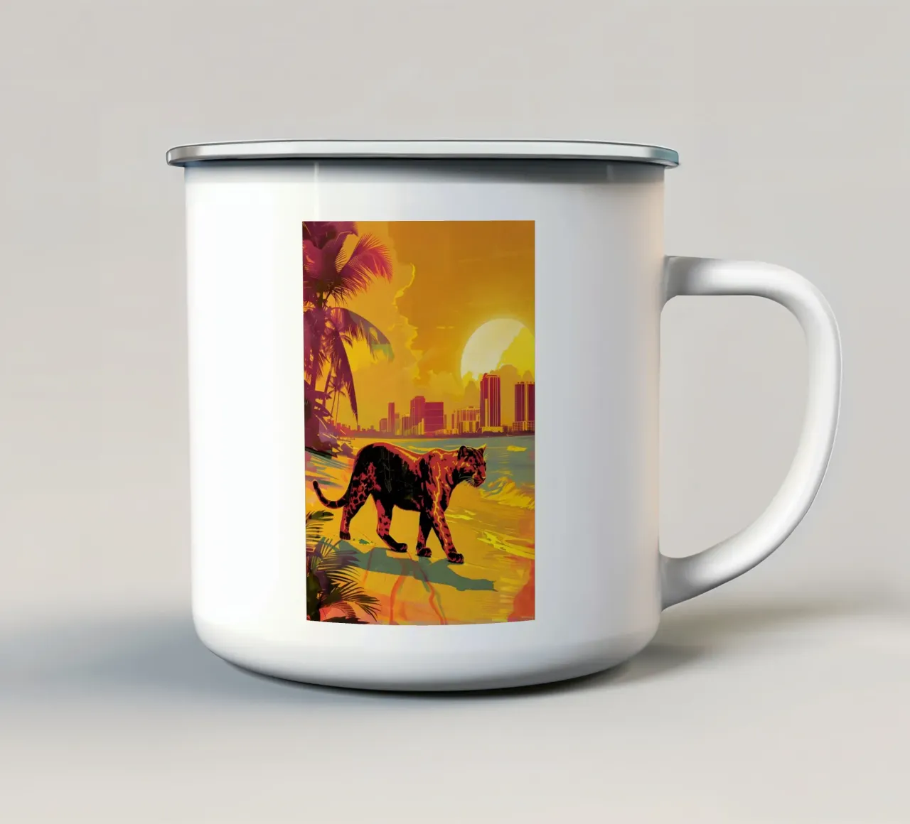 Puma sulla spiaggia di Miami tazza in smalto da WILD ART