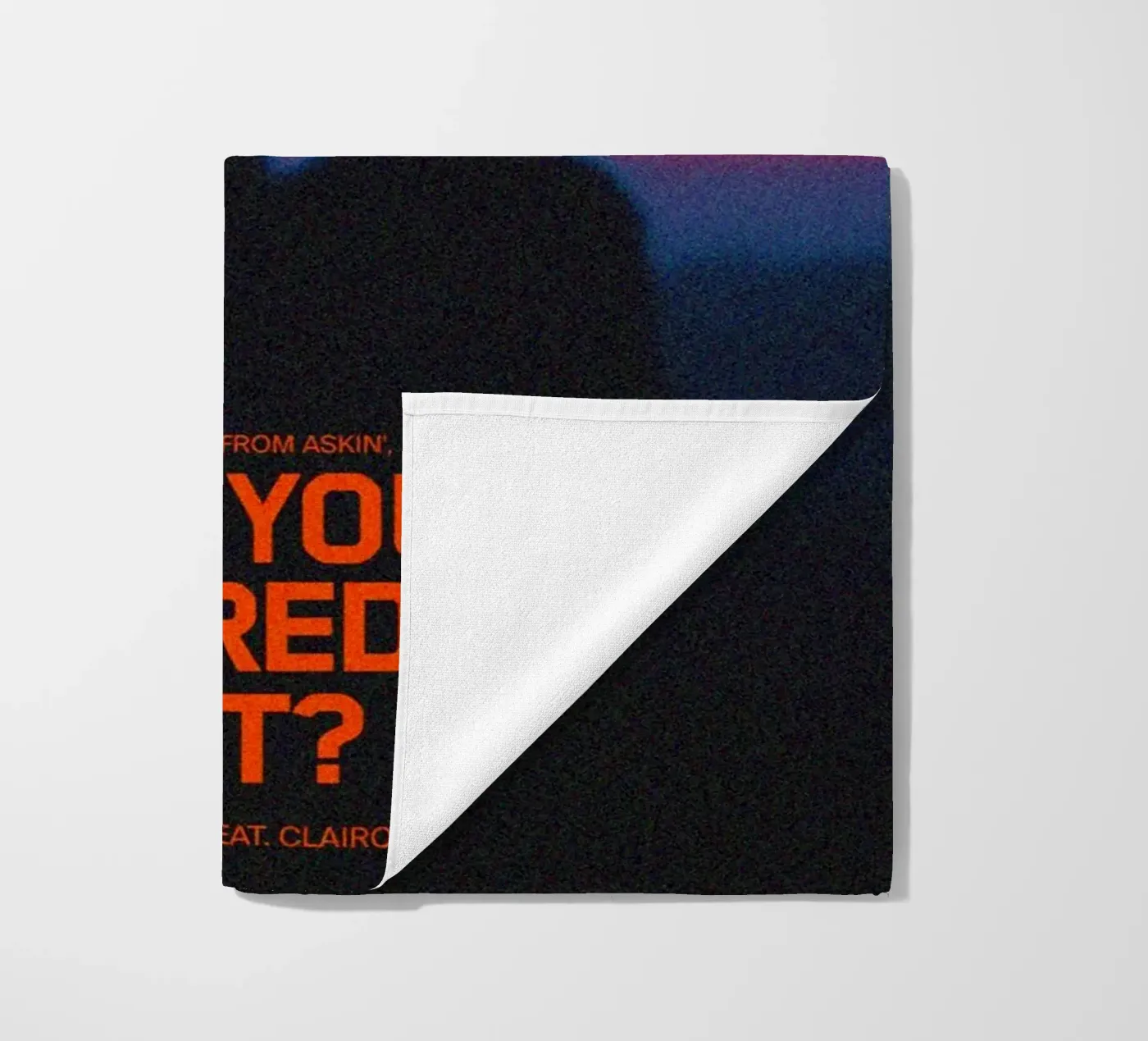 Glühen der fernen Erinnerung Strandtuch von ktlocb