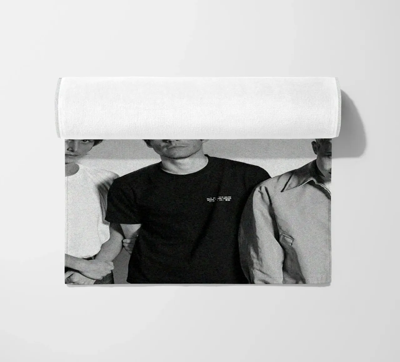 Melodieën in schaduwen strandhanddoek van ktlocb