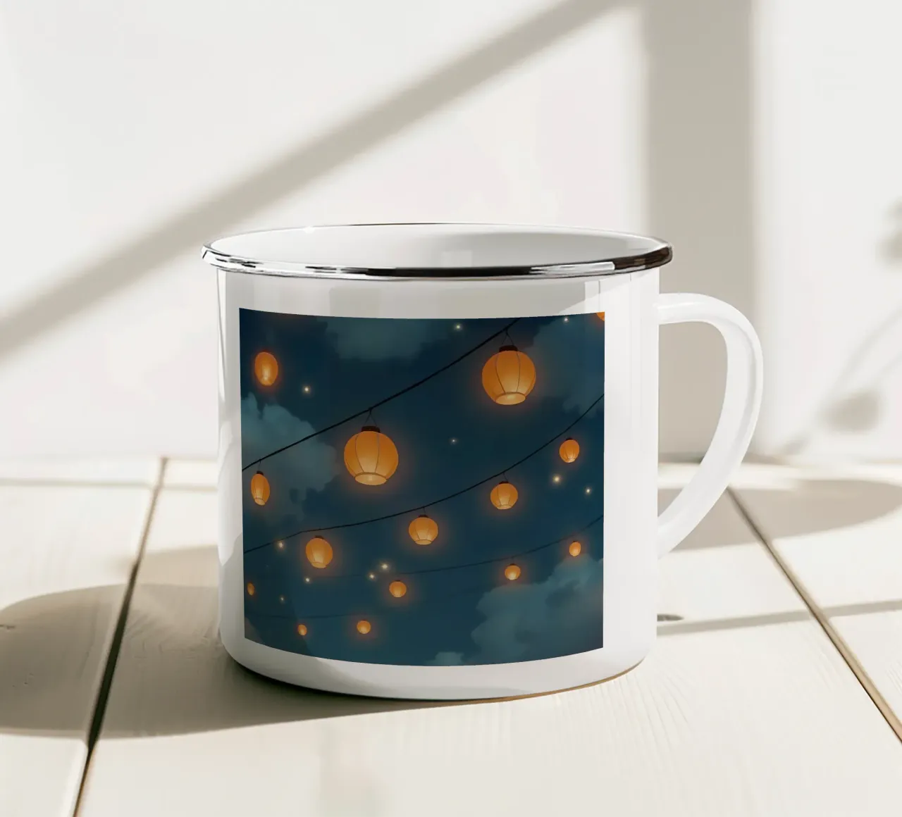 Lanterne di carta illuminate contro il cielo notturno tazza in smalto da DesignDoodle