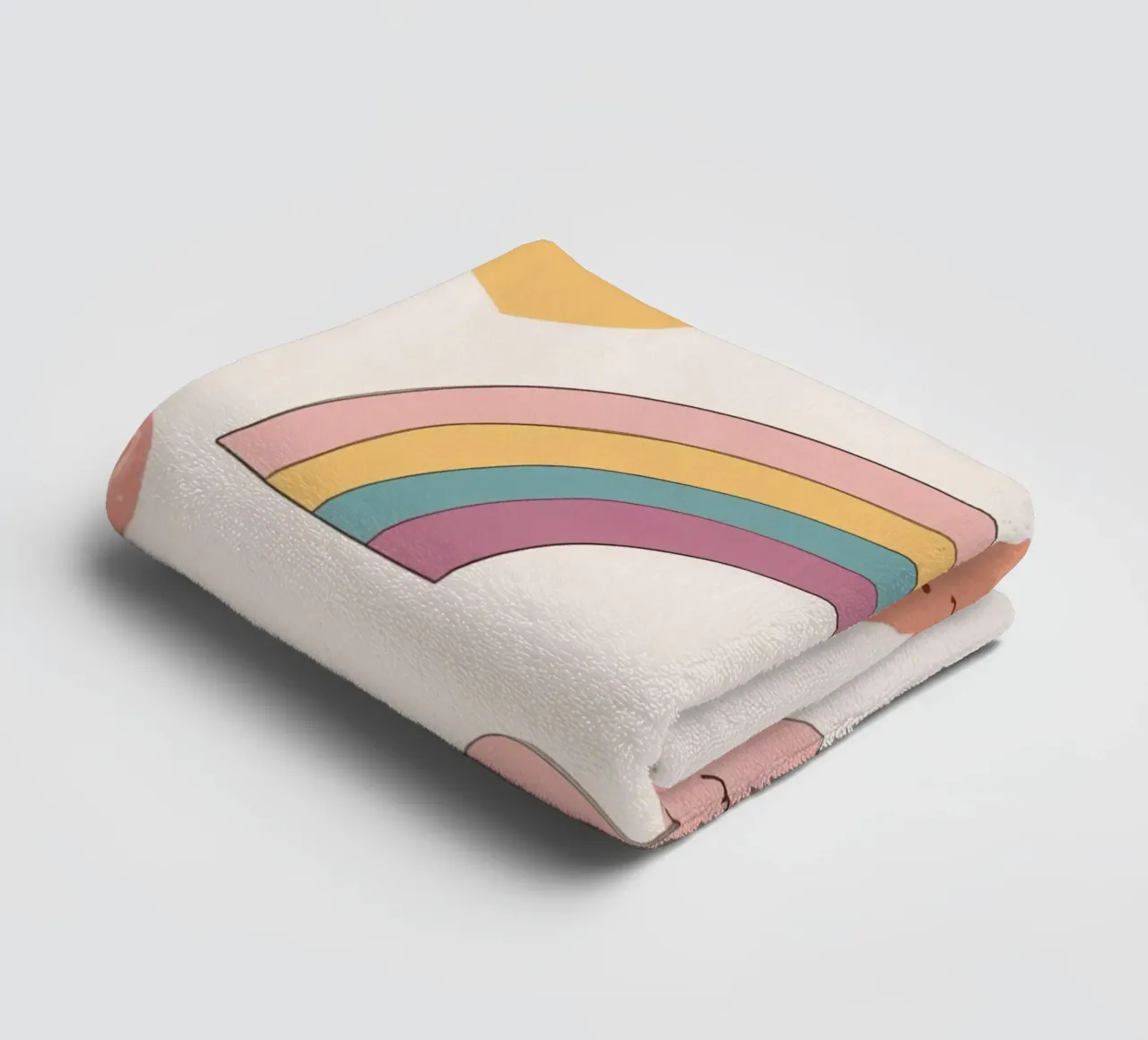 Cute Happy Hearts und Regenbogen auf Beige Hintergrund Handtuch von DesignDoodle