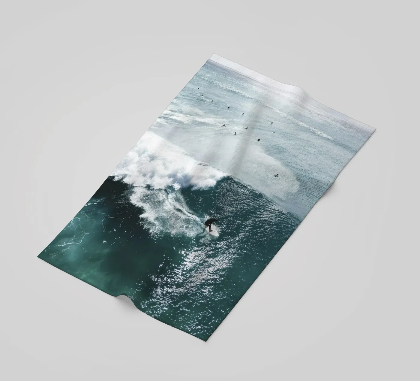 Surfer Strandtuch von Earthly Visions
