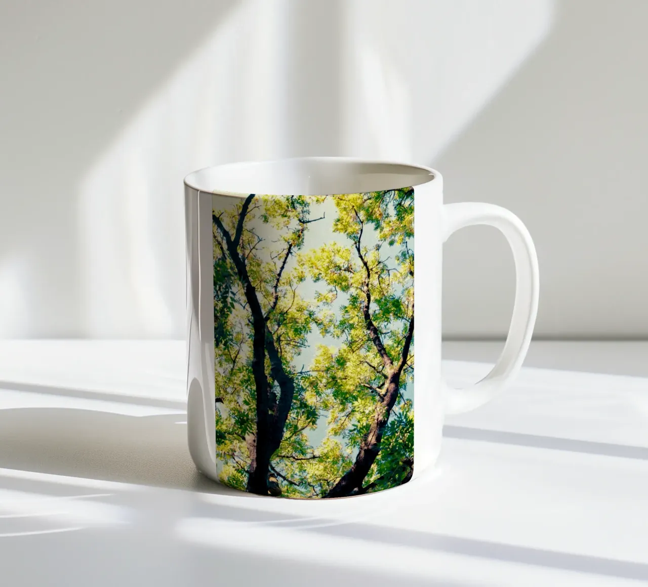 albero alto con foglie gialle tazza in ceramica da Earthly Visions