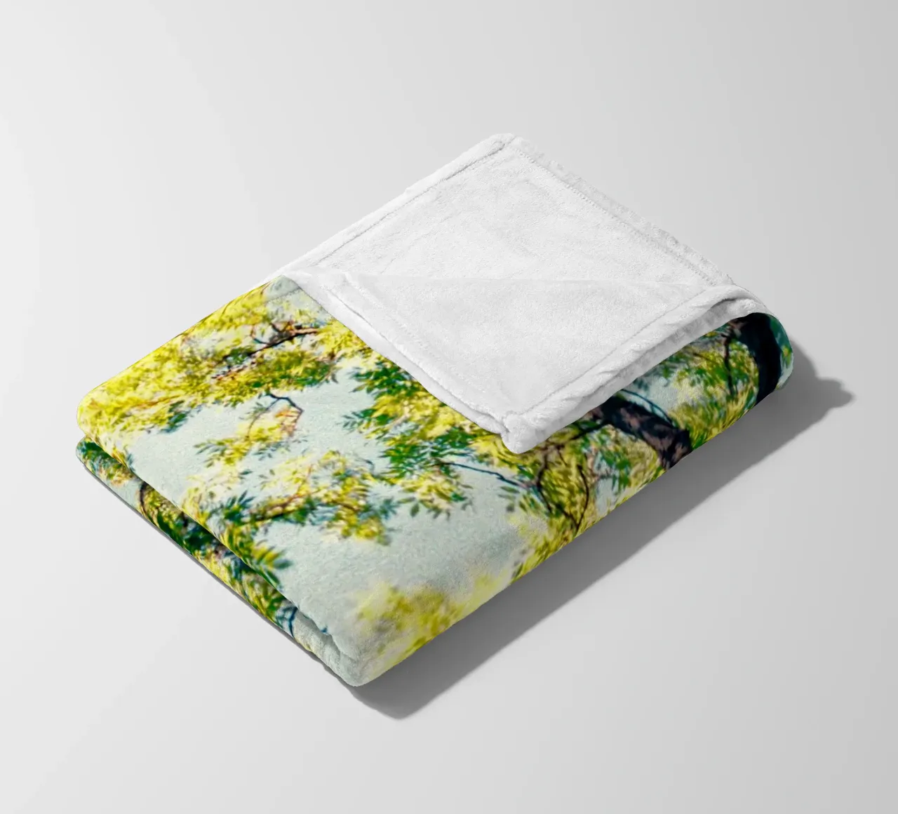 hoge boom met gele bladeren fleecedeken van Earthly Visions