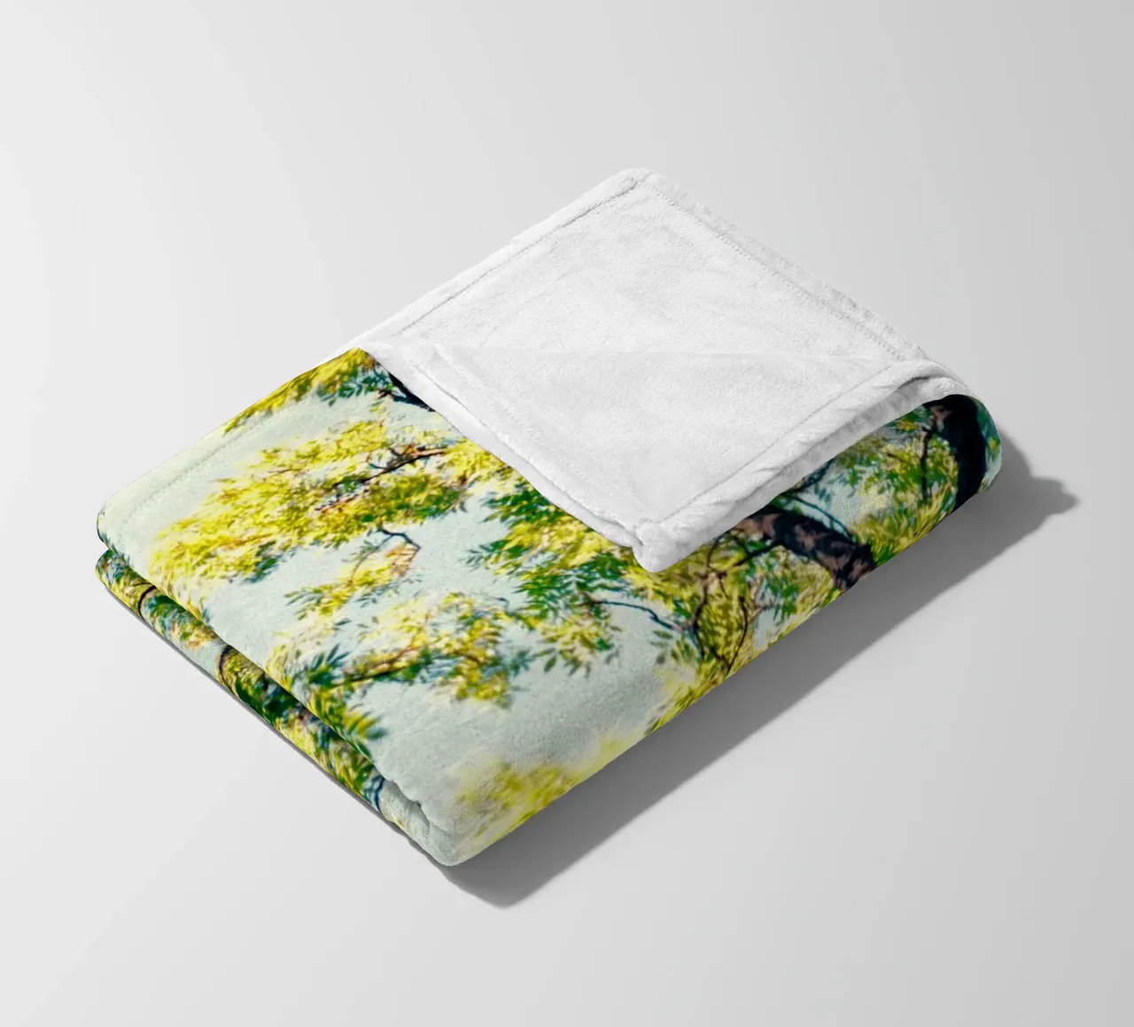 hoge boom met gele bladeren fleecedeken van Earthly Visions