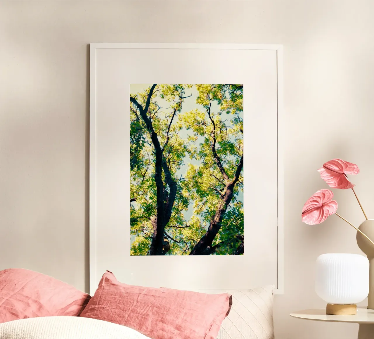 albero alto con foglie gialle poster con telaio in alluminio da Earthly Visions