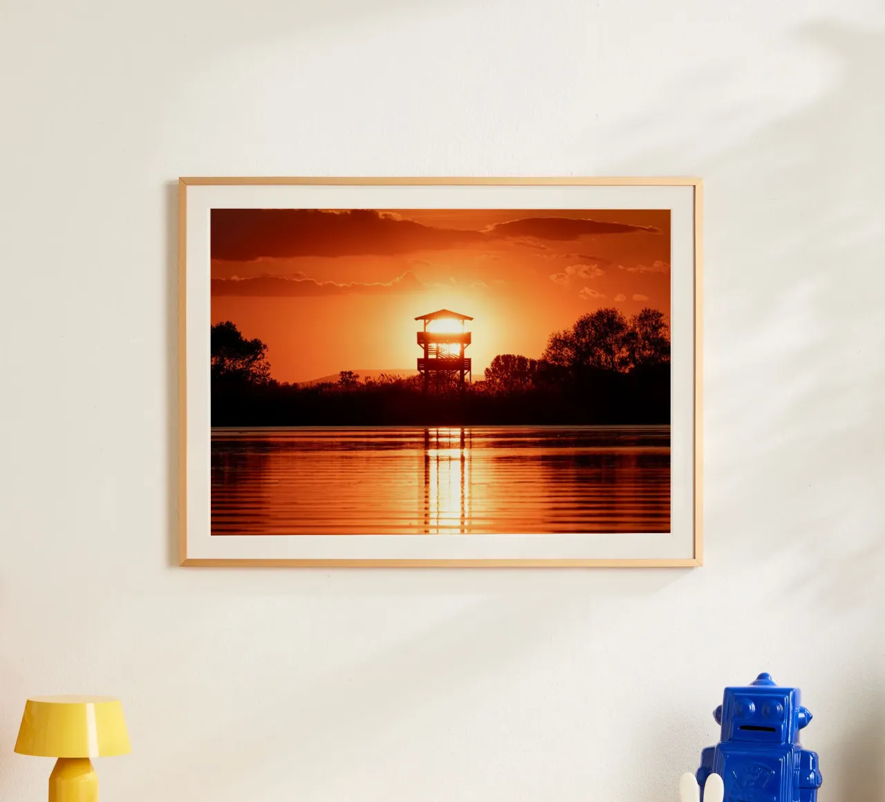 Tramonto sulla torre panoramica poster con telaio in plastica da anderm