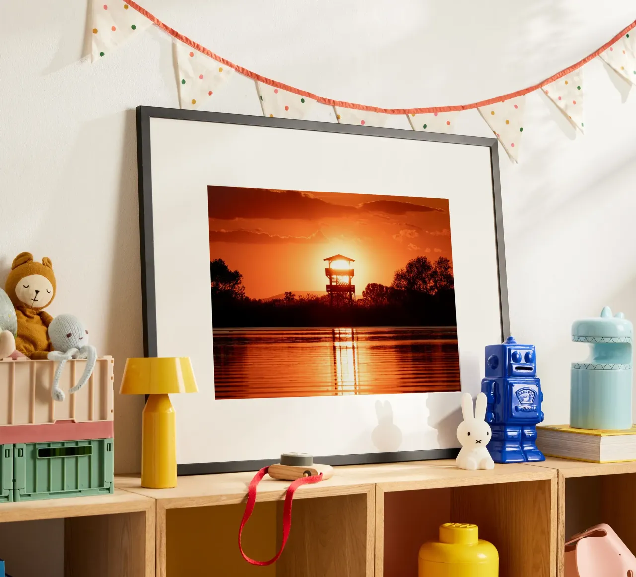 Tramonto sulla torre panoramica poster con telaio in plastica da anderm