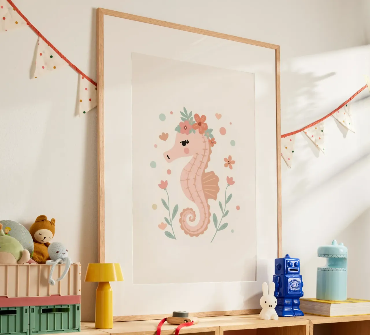Simpatico cavalluccio marino con fiori poster con telaio in plastica da DesignDoodle