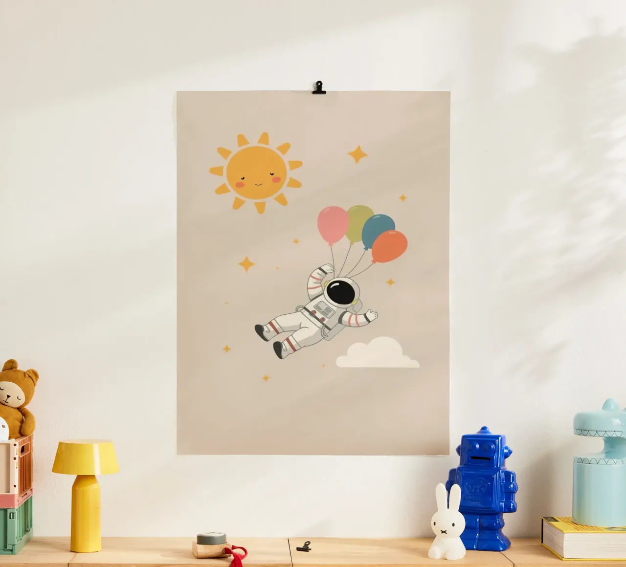 Astronauta d'arte carino con palloncini sole stelle e nuvole poster da DesignDoodle