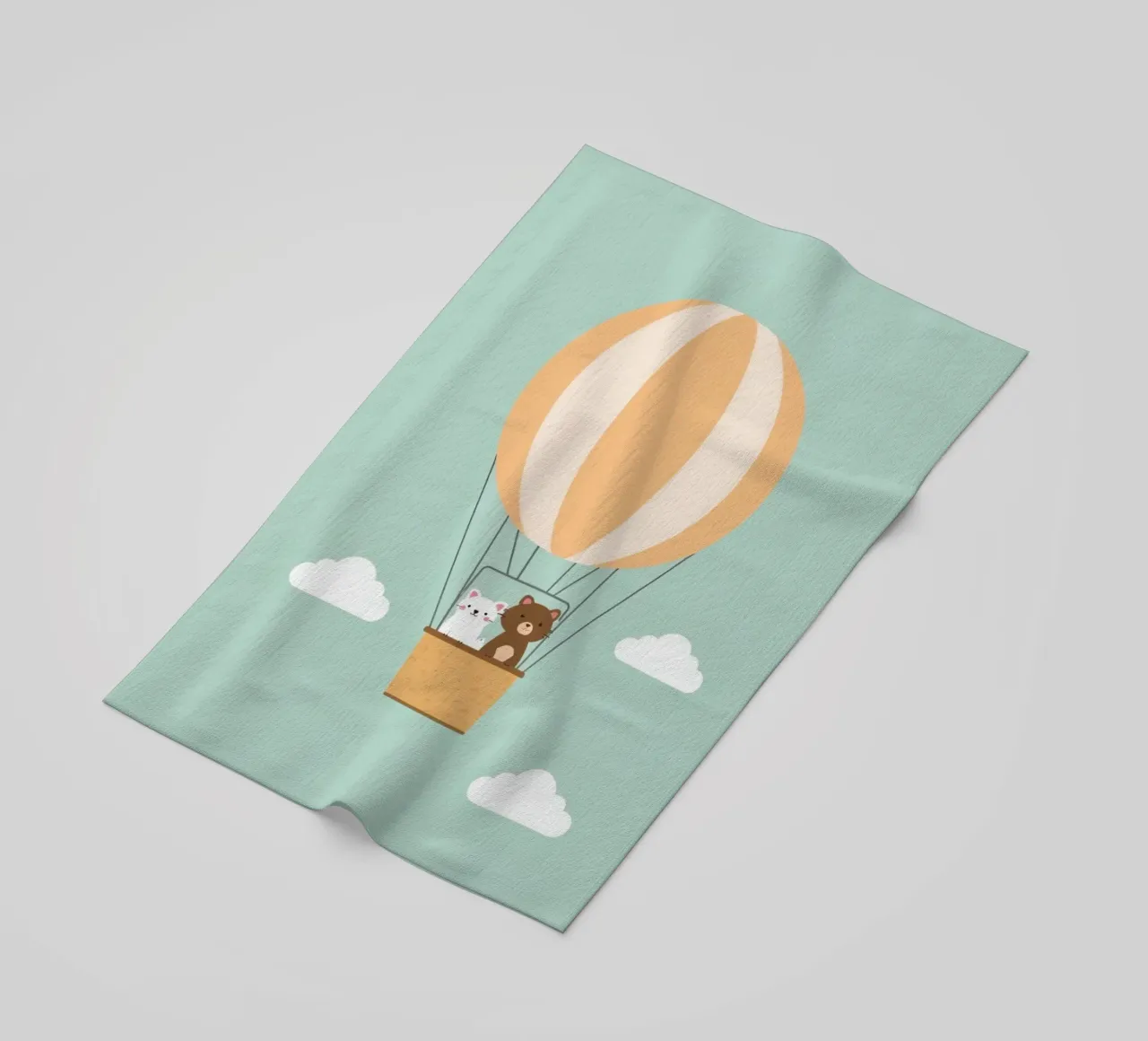 Orso e gatto simpatici e divertenti in mongolfiera telo mare da DesignDoodle