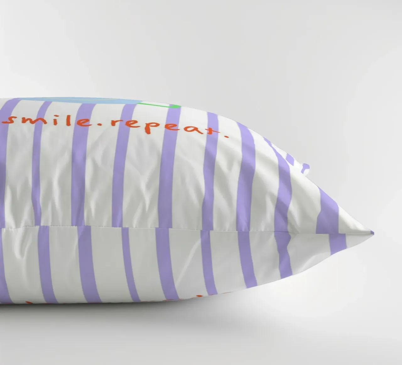 sip.smile.repeat. (Verfügbar in 2 Farbvarianten) cuscino da FRICKE DESIGN