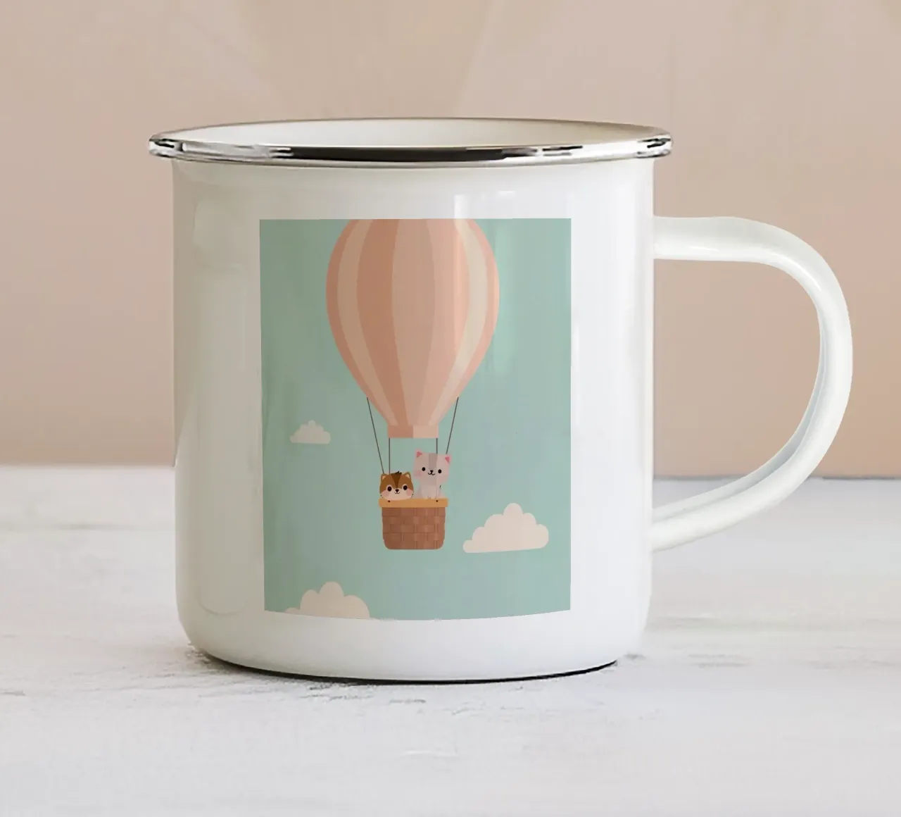 Gatti carini in cesto di mongolfiera tazza in smalto da DesignDoodle
