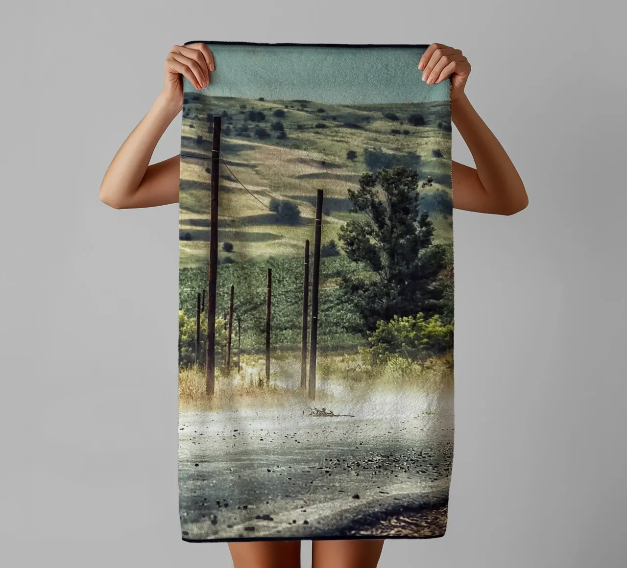 The Empty Curve – Dust, Light & Silence towel by jay