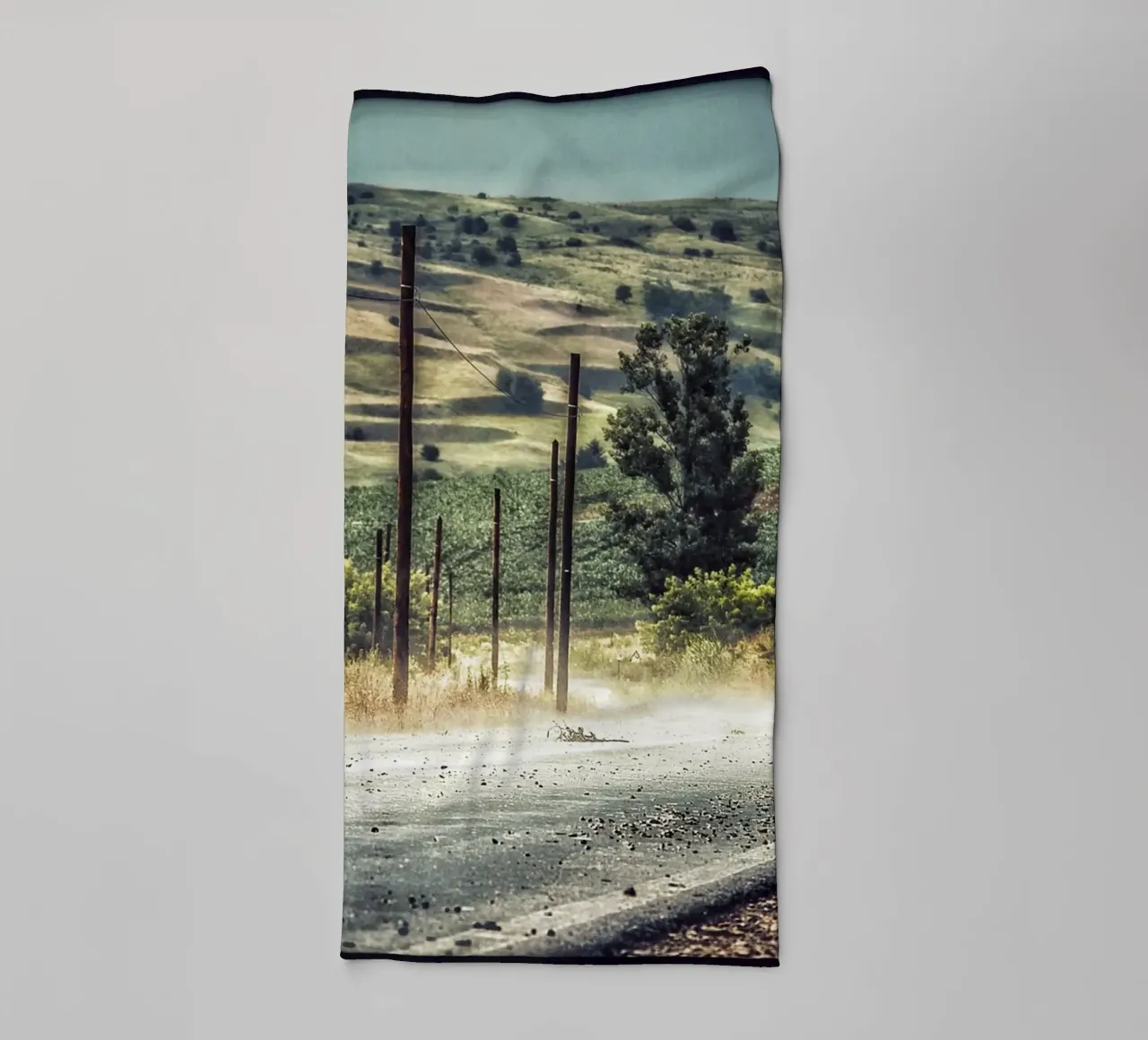 The Empty Curve – Dust, Light & Silence towel by jay