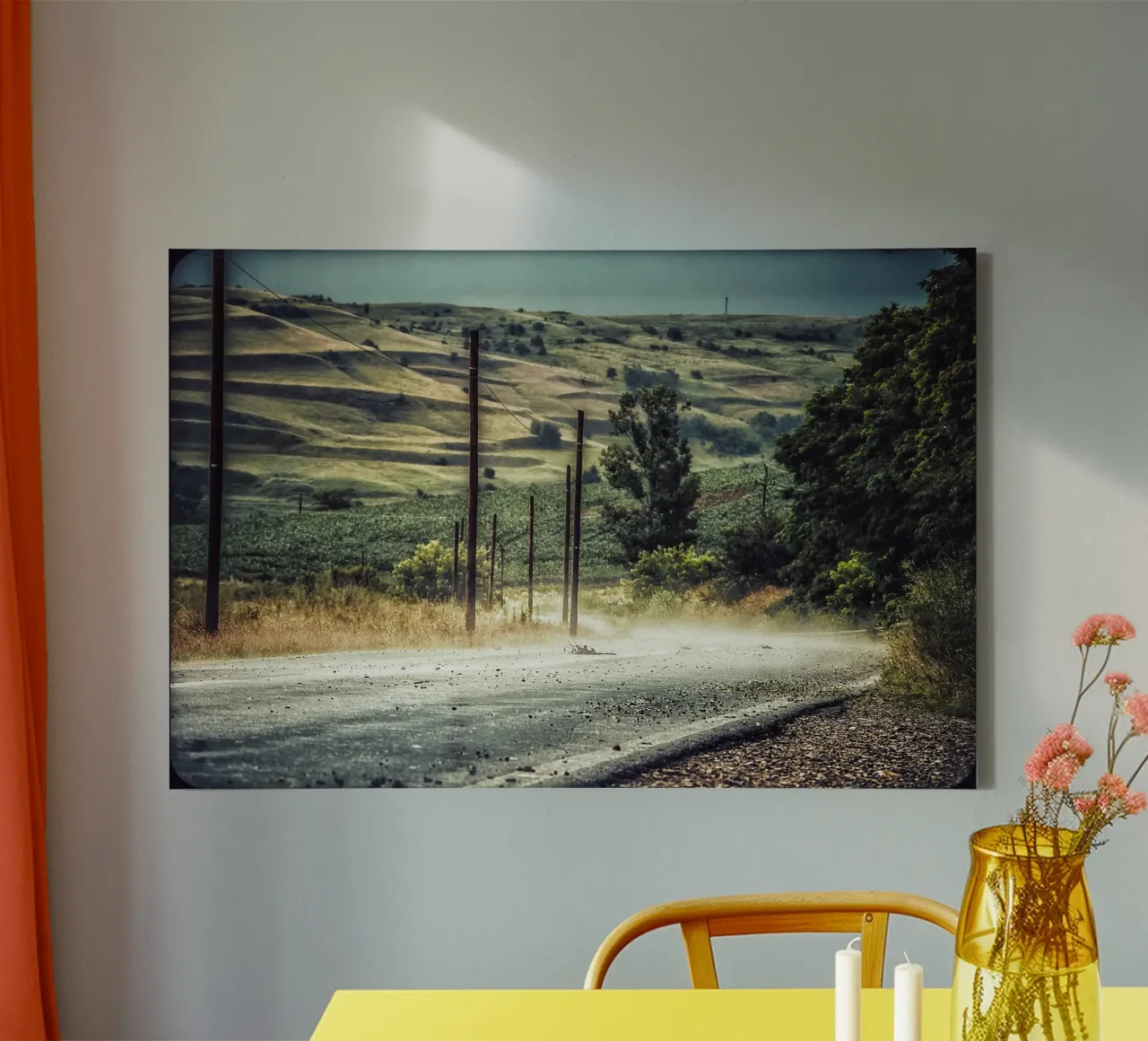 The Empty Curve - Staub, Licht und Stille Leinwand mit Schattenfugenrahmen von jay