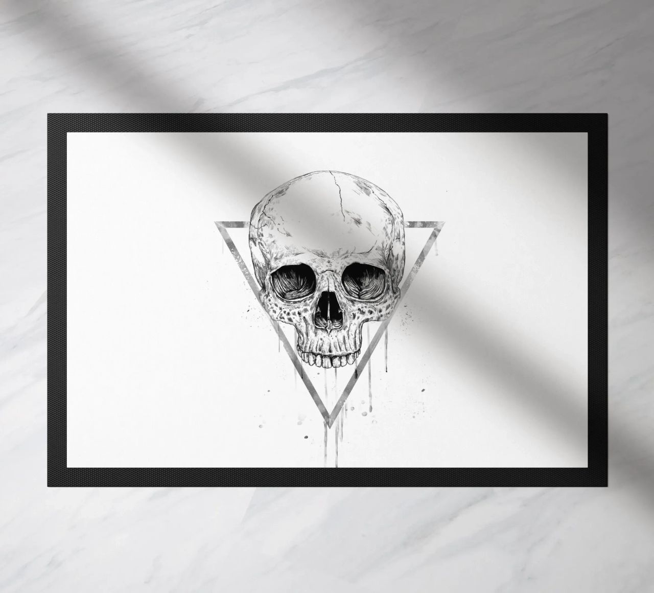 Skull in a triangle (b&w) zerbino da Balazs Solti