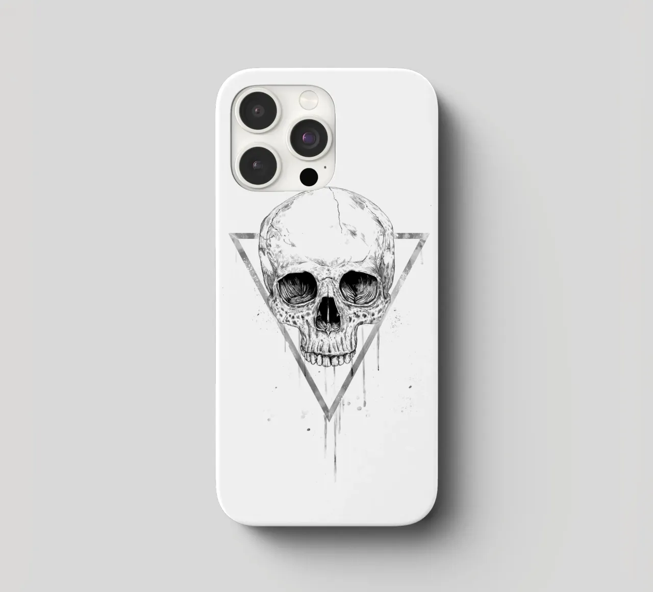 Skull in a triangle (b&w) cover iphone da Balazs Solti