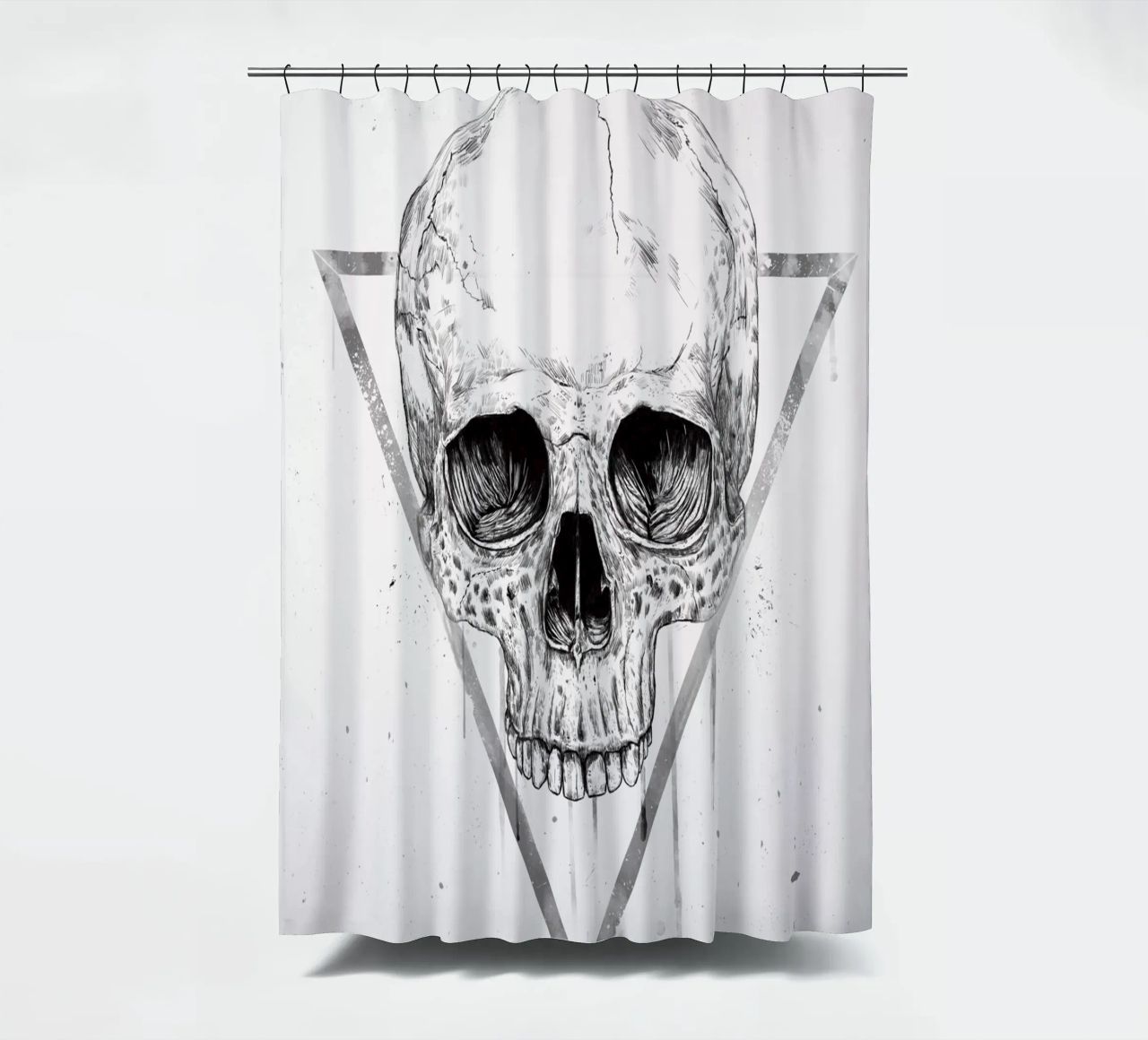 Skull in a triangle (b&w) tenda da doccia da Balazs Solti