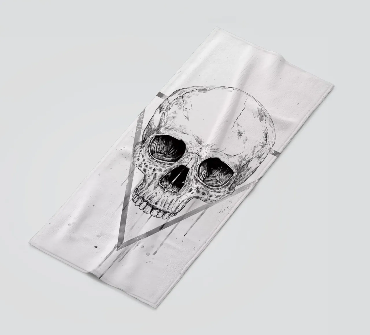 Skull in a triangle (b&w) telo mare da Balazs Solti