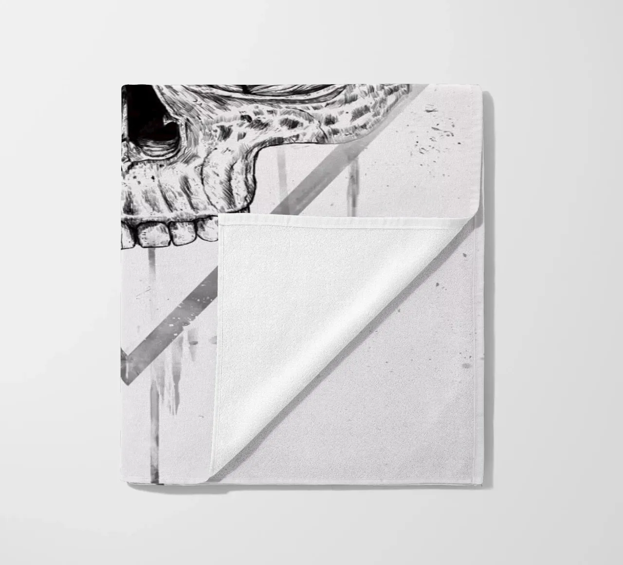 Skull in a triangle (b&w) telo mare da Balazs Solti