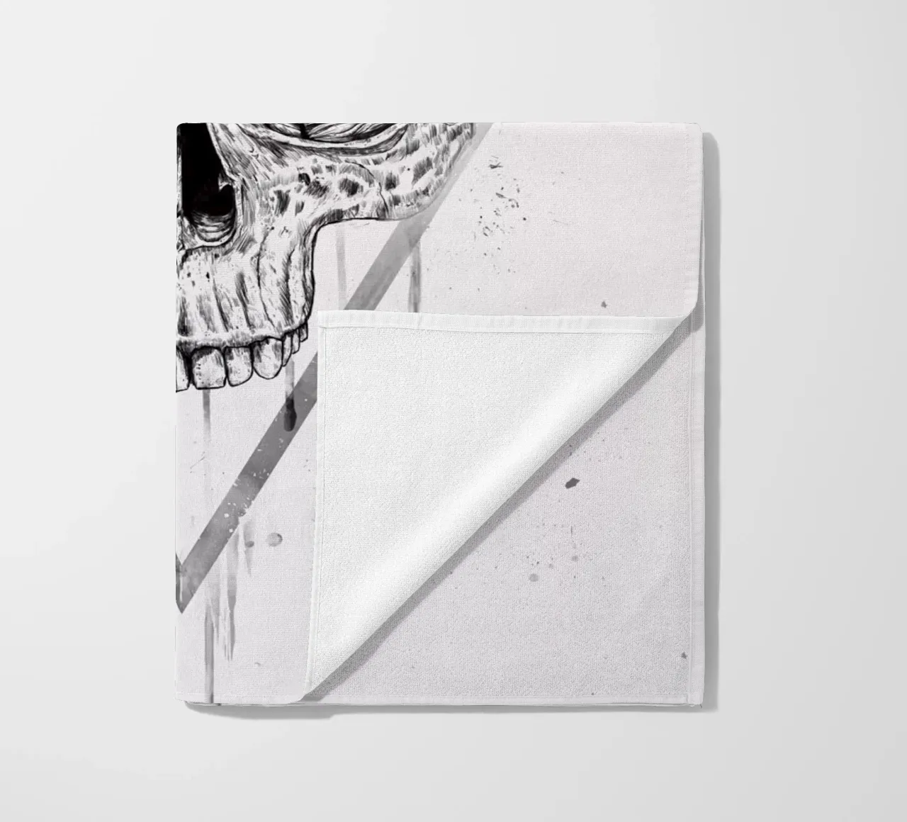 Skull in a triangle (b&w) telo mare da Balazs Solti